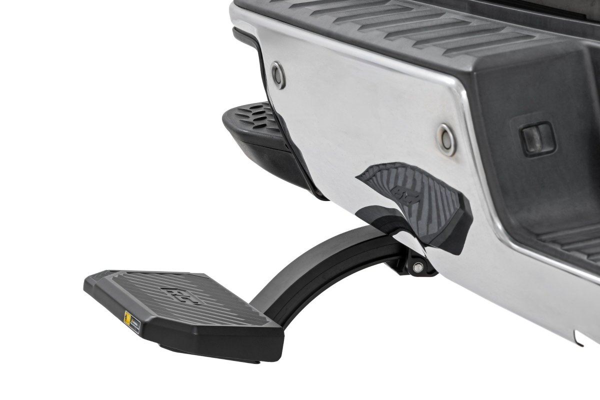 Chevrolet Silverado 1500 Retractable Bed Step - Rough Country - Manual Pull - '14-'18